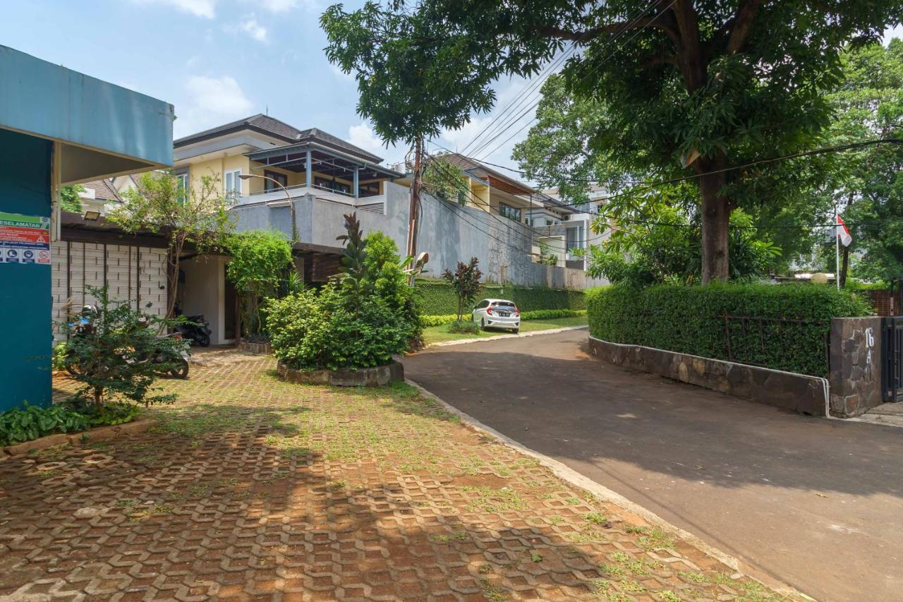 Reddoorz Plus Near Kemang Raya Jakarta Exterior photo